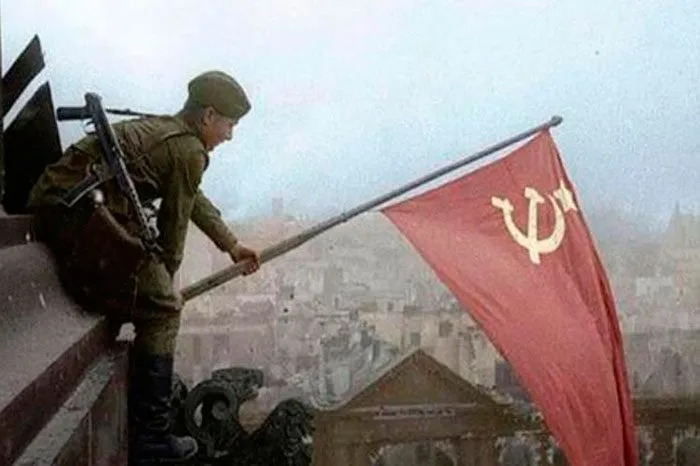 79º Aniversario de la Gran Victoria del Ejército Rojo sobre el Nazi-Fascino